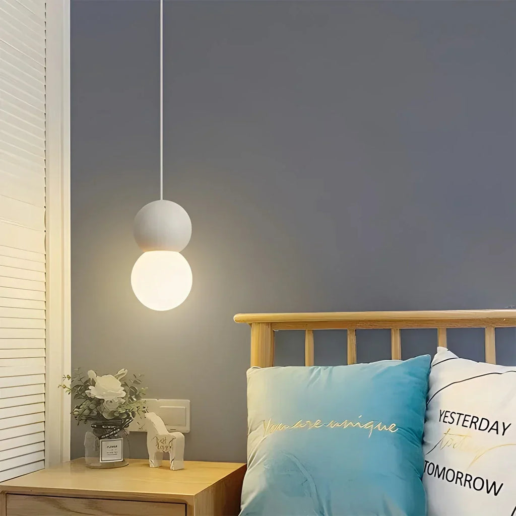 Kugelförmige Hängelampe im Creme-Stil, kleine Nachttischlampe | Desfino
