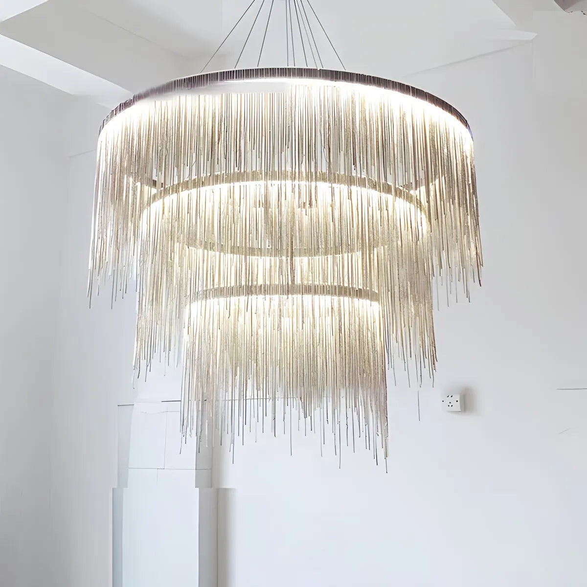 Moderner Kronleuchter mit Quasten im Art-déco-Stil | Desfino