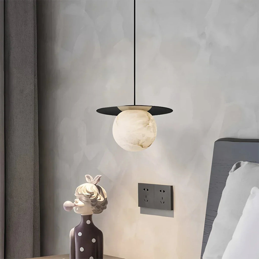 Elegante kugelförmige Pendelleuchte aus natürlichem spanischem Alabaster | Desfino
