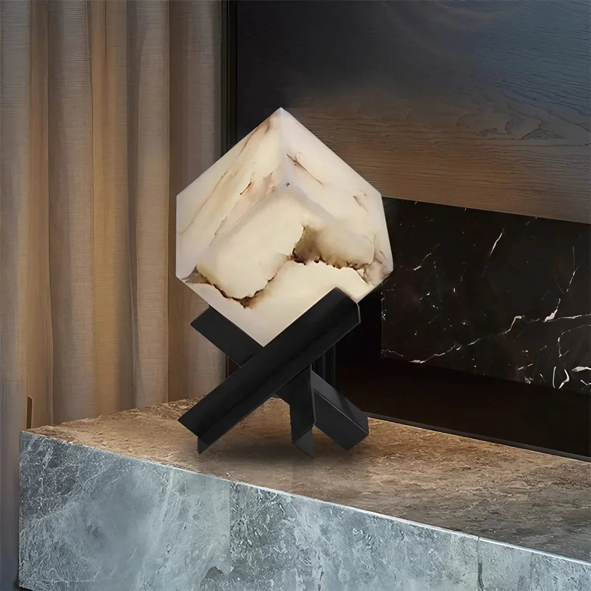 Quadratische Tischleuchte aus spanischem Alabaster im Light-Luxury-Stil | Desfino