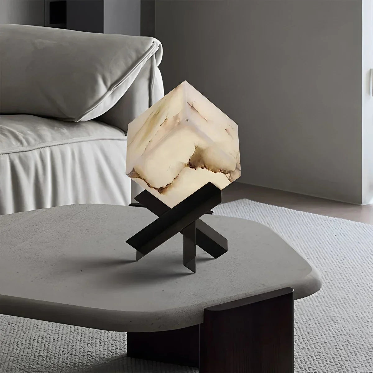 Quadratische Tischleuchte aus spanischem Alabaster im Light-Luxury-Stil | Desfino