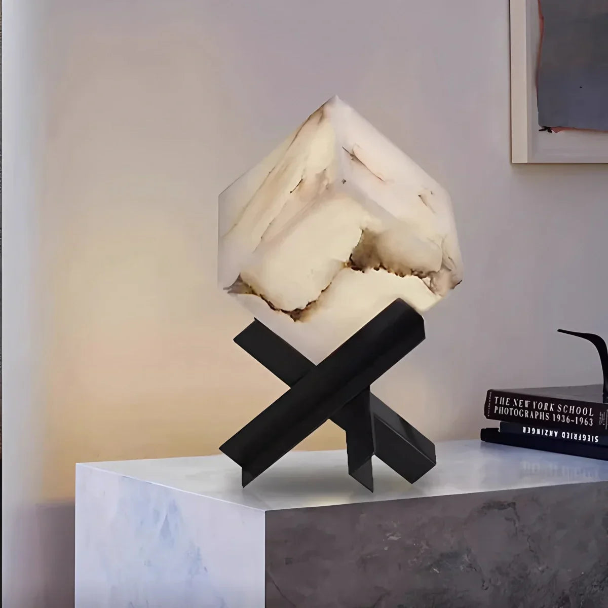Quadratische Tischleuchte aus spanischem Alabaster im Light-Luxury-Stil | Desfino