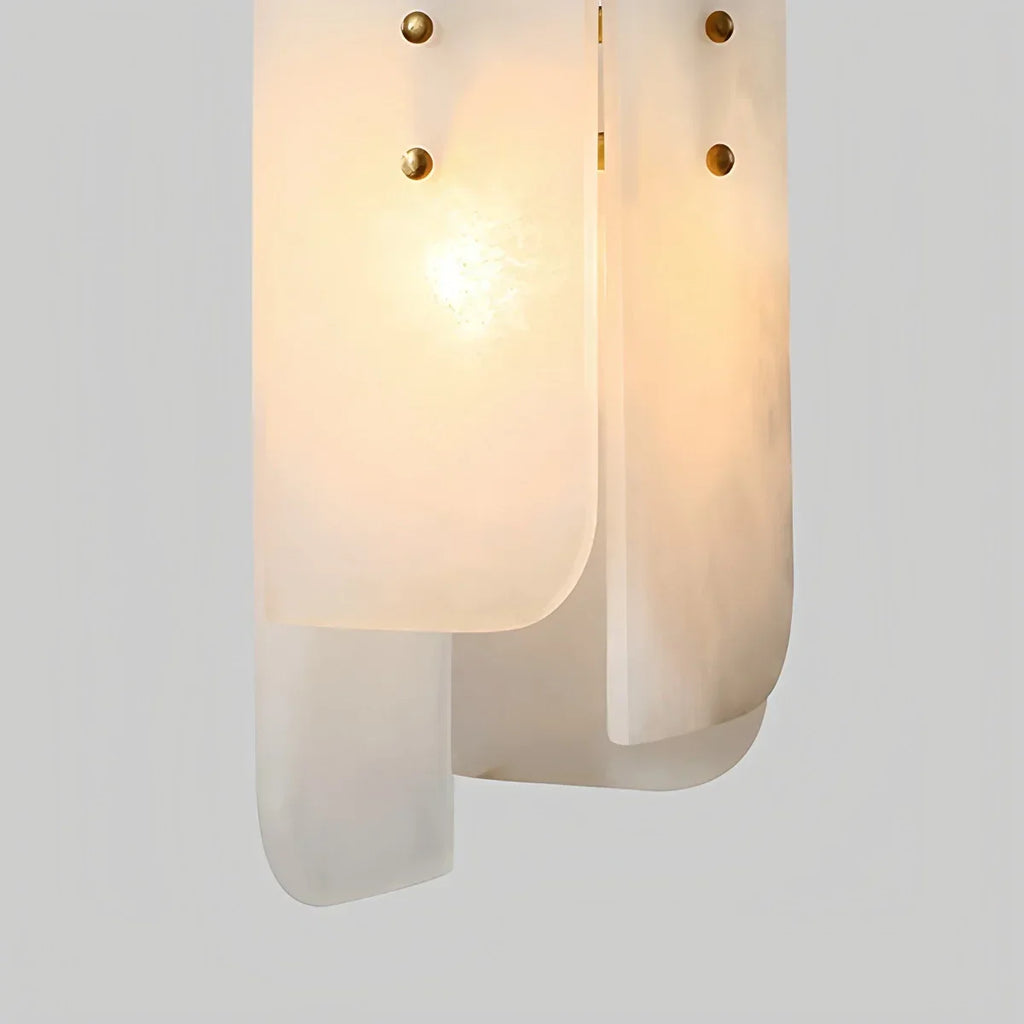 Minimalistische Pendelleuchte aus spanischem Alabaster mit künstlerischer Segmentgestaltung | Desfino