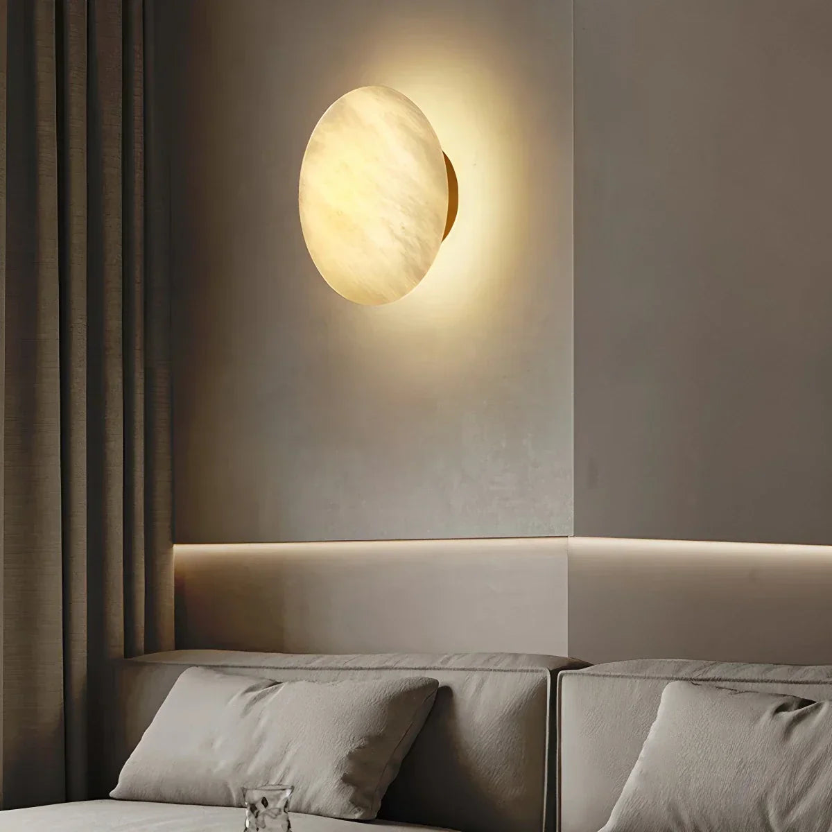 Moderne minimalistische runde Wandlampe aus spanischem Alabaster | Desfino