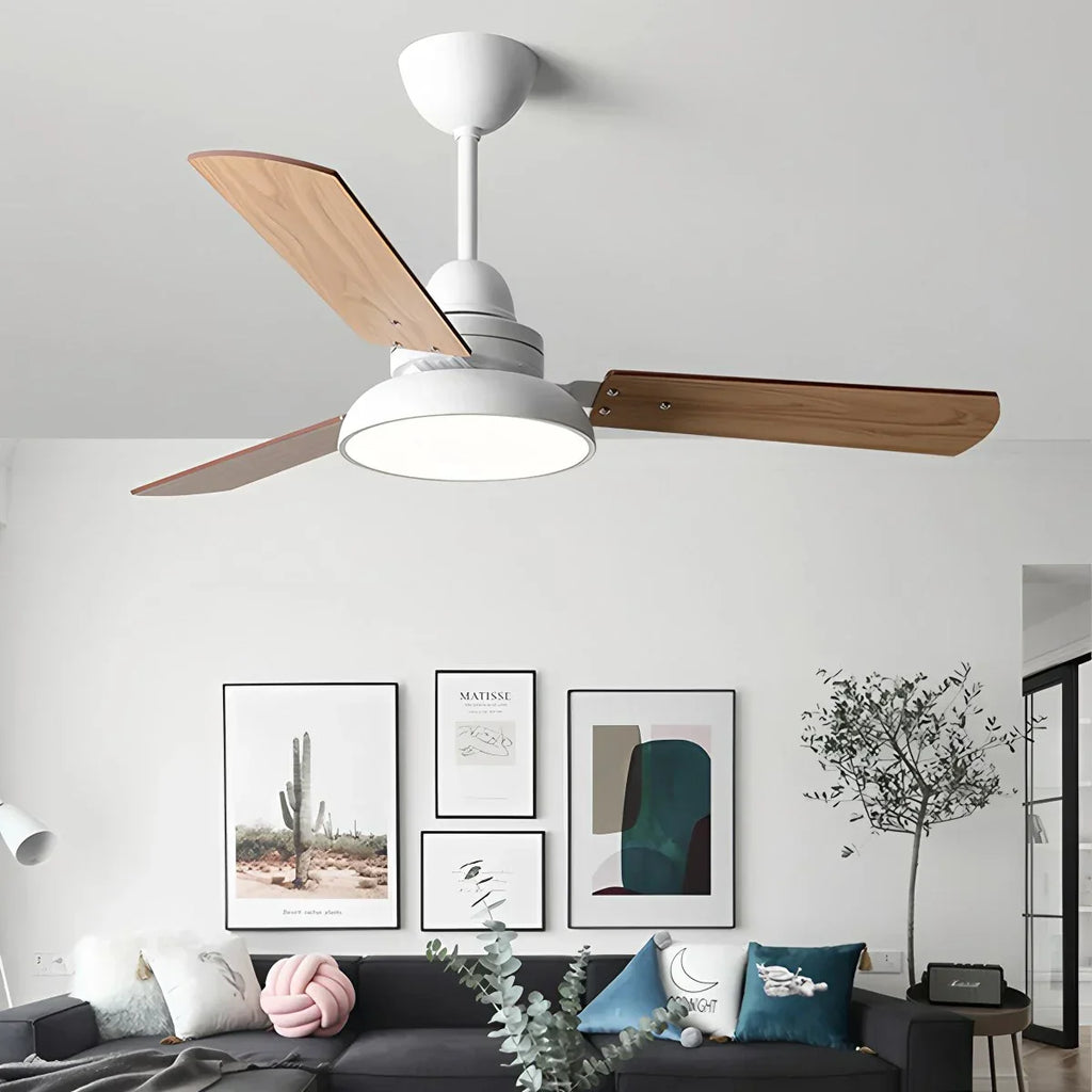 Moderne minimalistische Deckenventilatorleuchte mit drei Blättern | Desfino