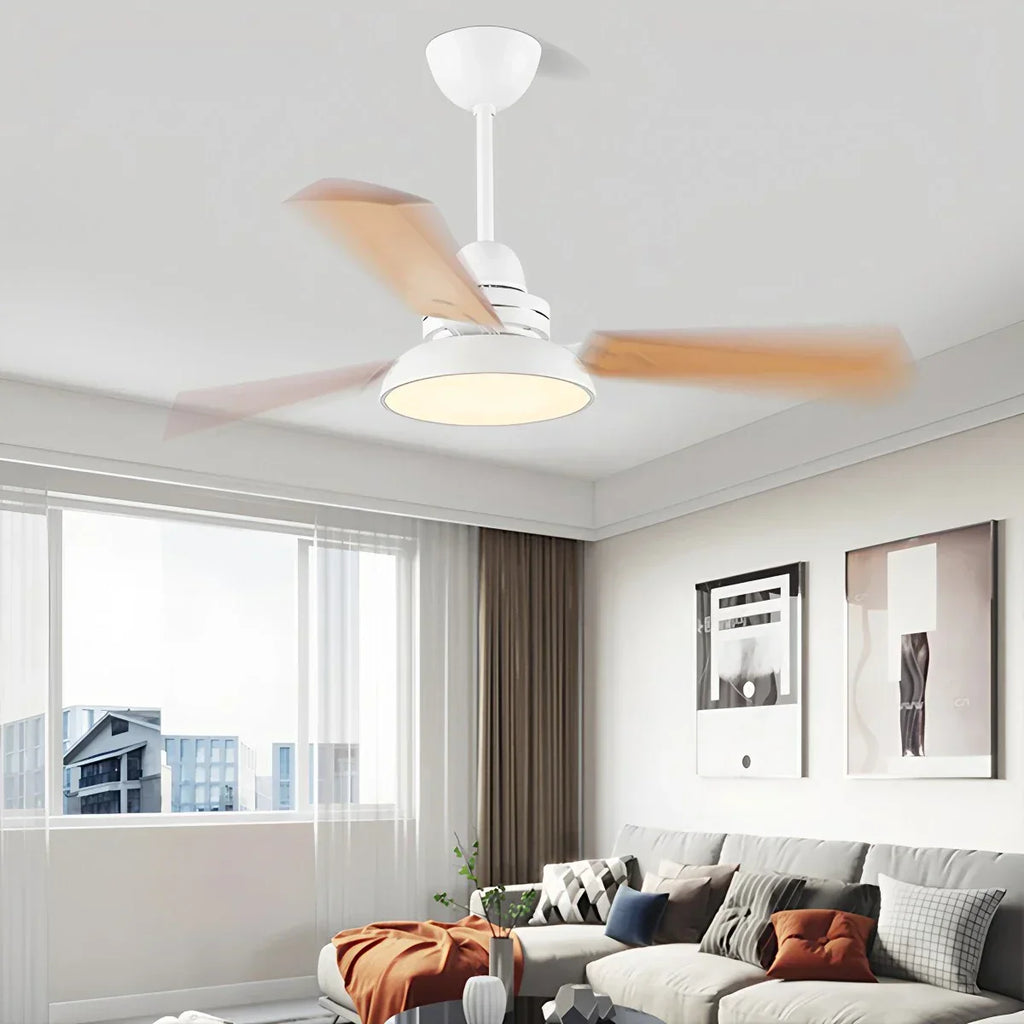 Moderne minimalistische Deckenventilatorleuchte mit drei Blättern | Desfino