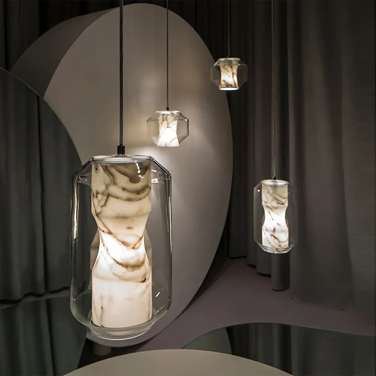 Moderne Pendelleuchte aus Alabasterglas für das Schlafzimmer | Desfino
