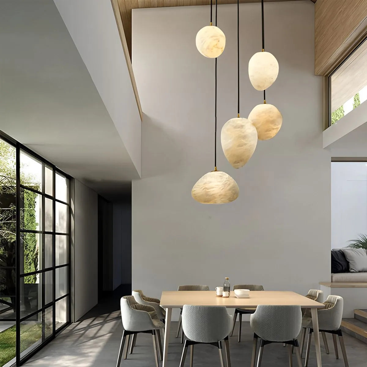 Moderne Pendelleuchte aus spanischem Alabaster in Kieselform | Desfino