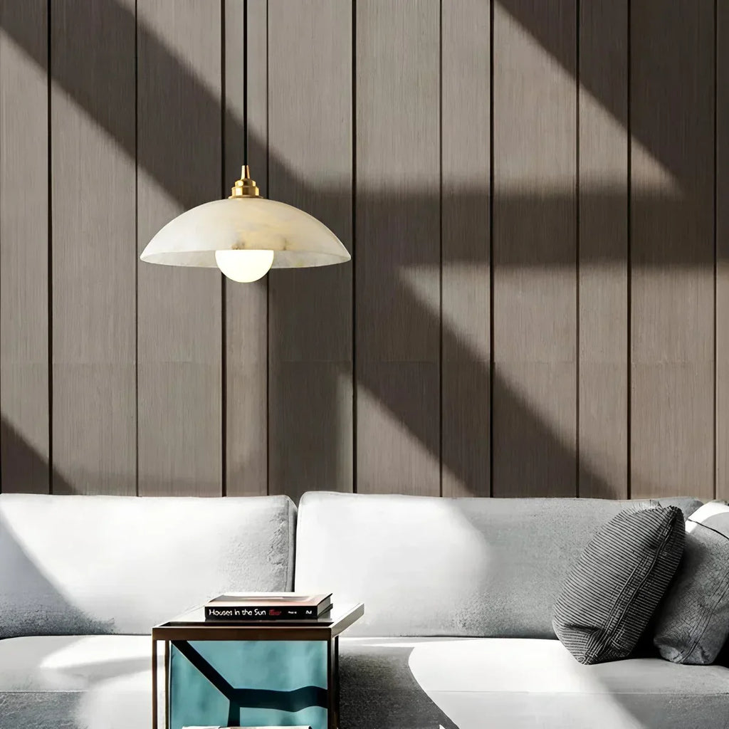 Pendelleuchte aus spanischem Alabaster in Kuppelform für das Esszimmer | Desfino