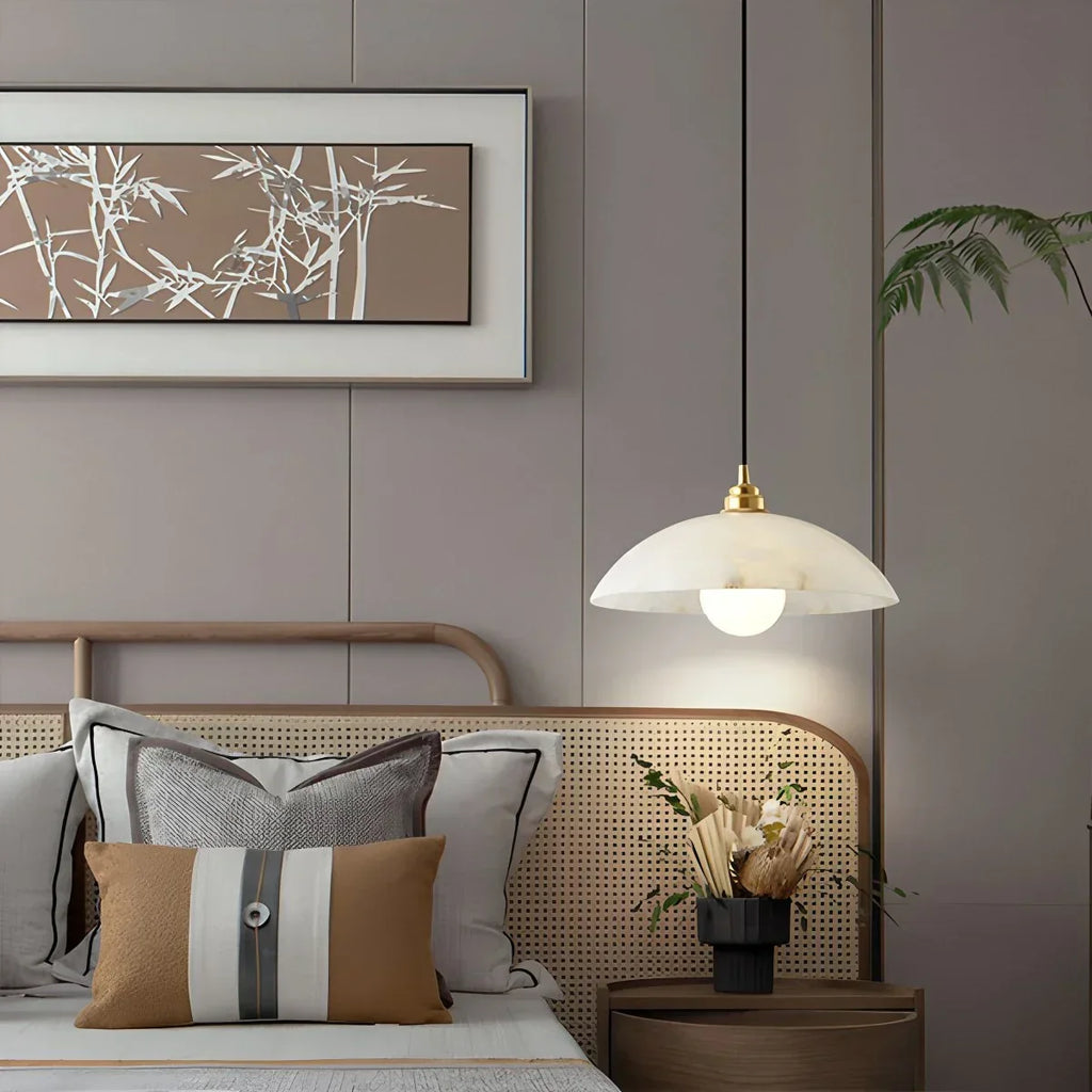 Pendelleuchte aus spanischem Alabaster in Kuppelform für das Esszimmer | Desfino