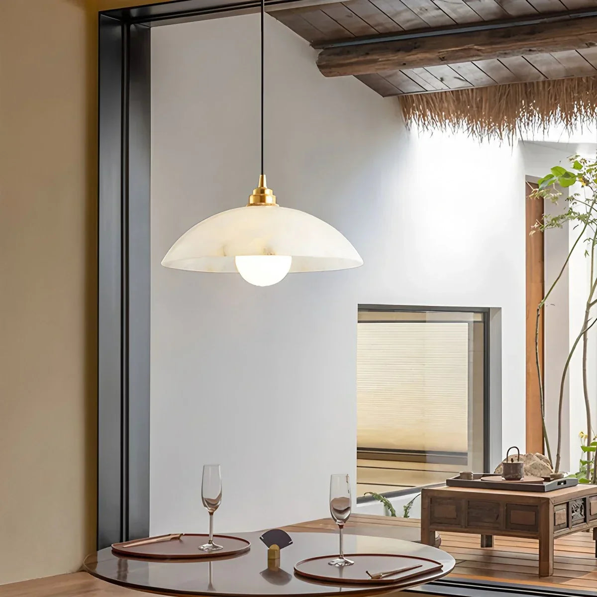 Pendelleuchte aus spanischem Alabaster in Kuppelform für das Esszimmer | Desfino