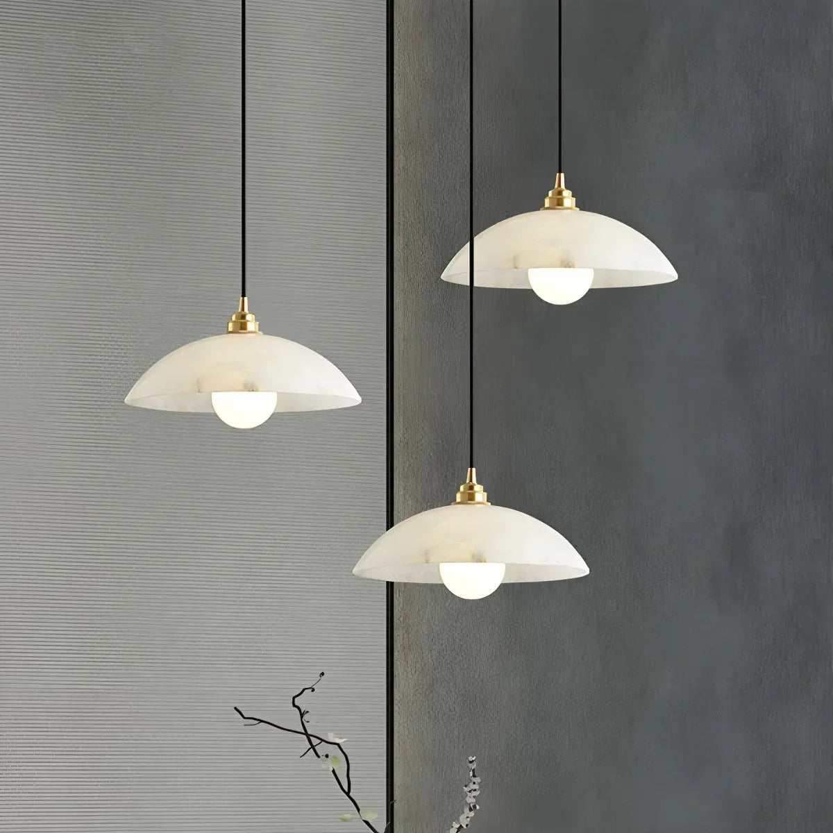 Pendelleuchte aus spanischem Alabaster in Kuppelform für das Esszimmer | Desfino