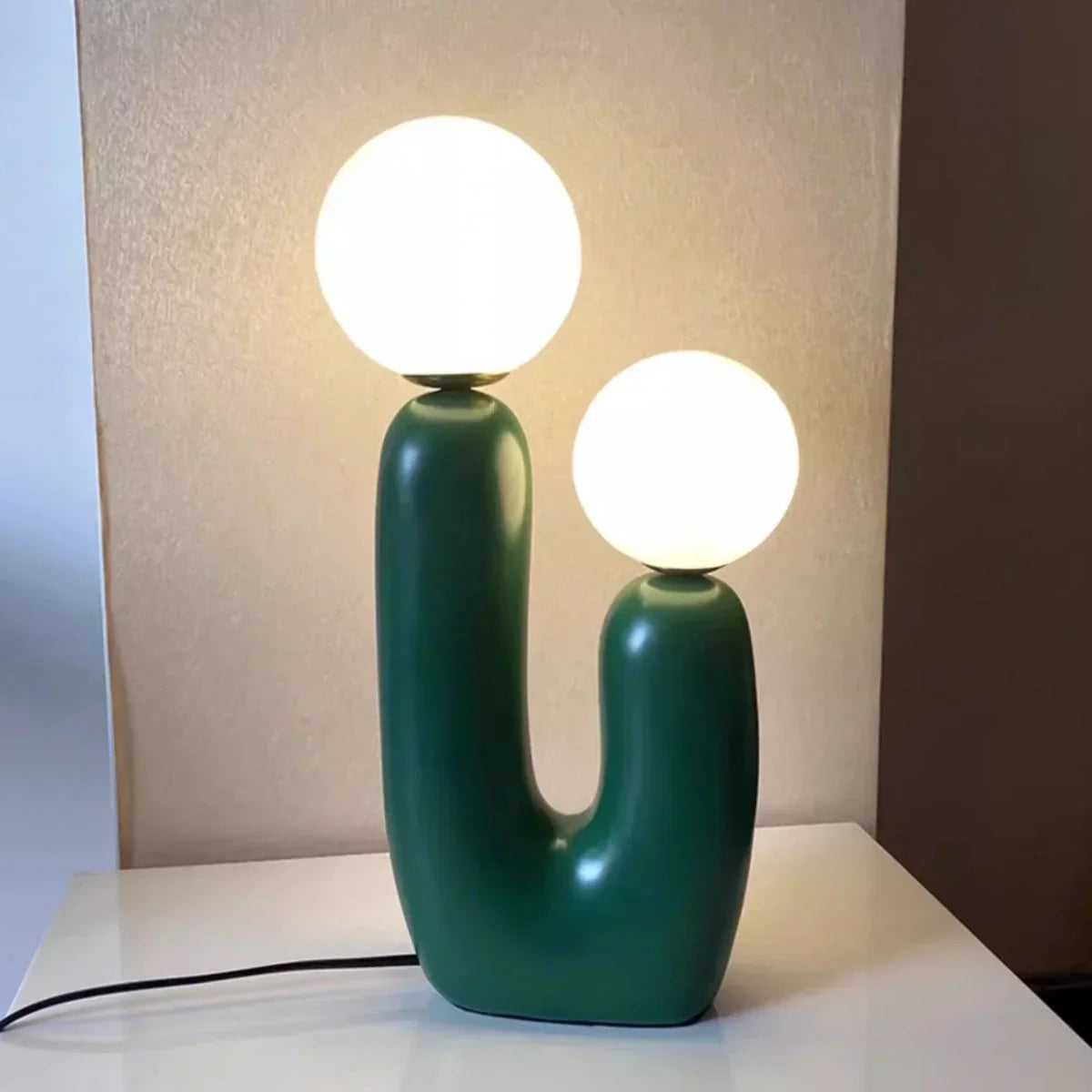 Rau strukturierte Harztischlampe | Desfino