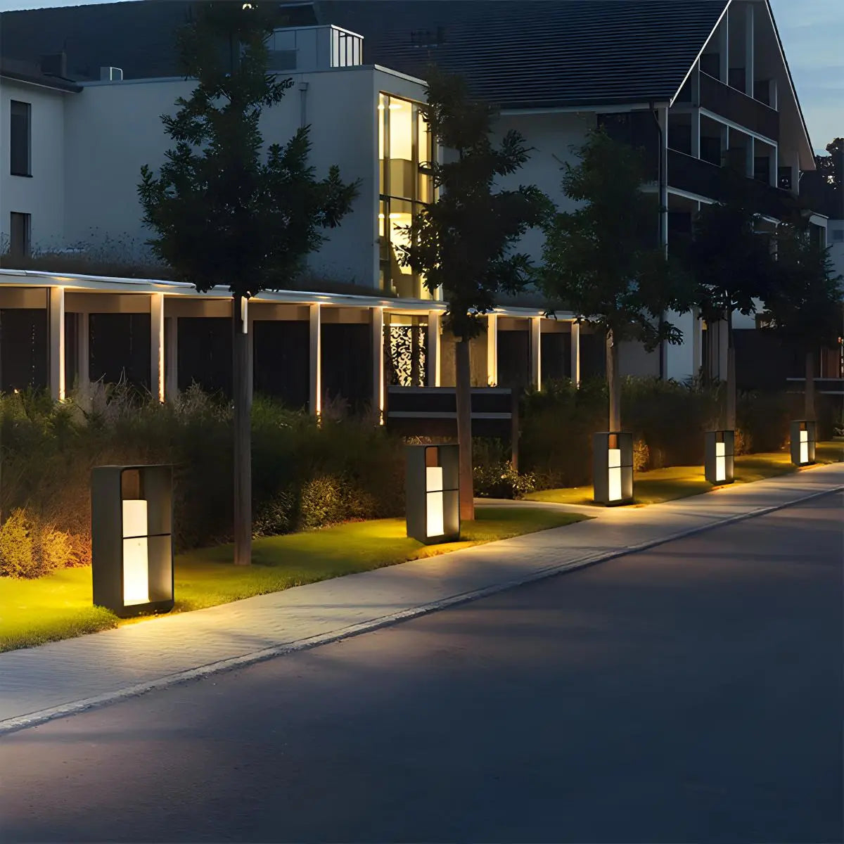 Rectangular Lawn Outdoor Lamp for Gardens | Desfino