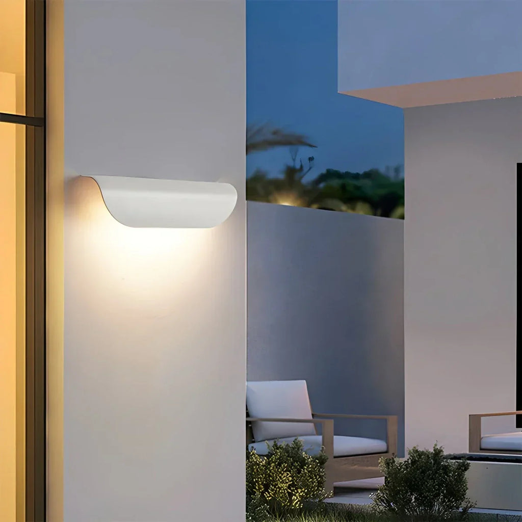 Curled Leaf Outdoor Wall Light | Desfino