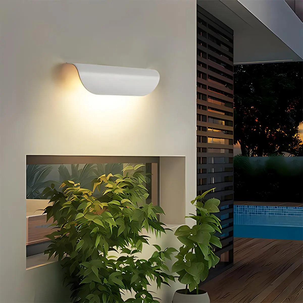 Curled Leaf Outdoor Wall Light | Desfino