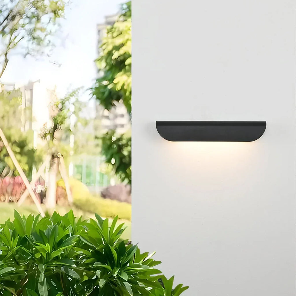 Curled Leaf Outdoor Wall Light | Desfino