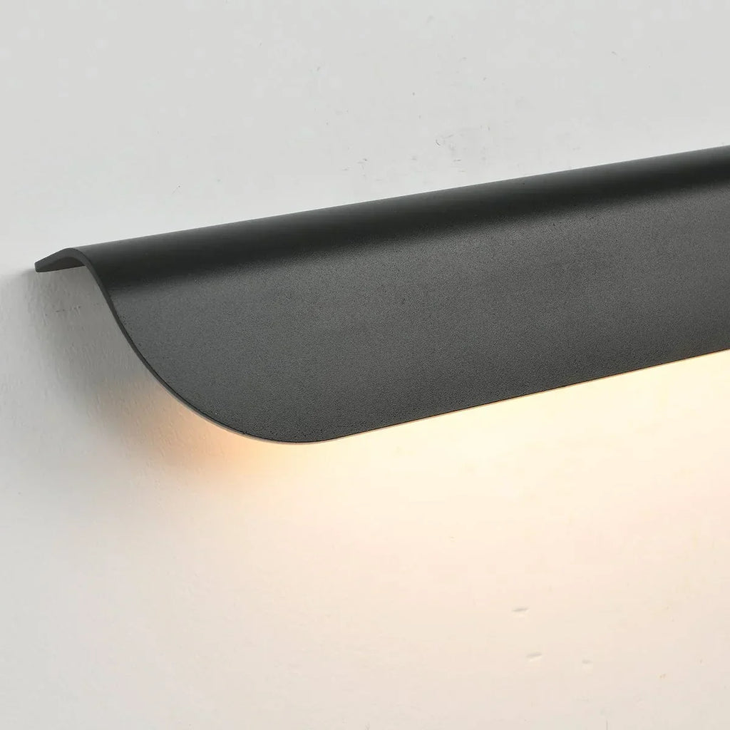 Curled Leaf Outdoor Wall Light | Desfino