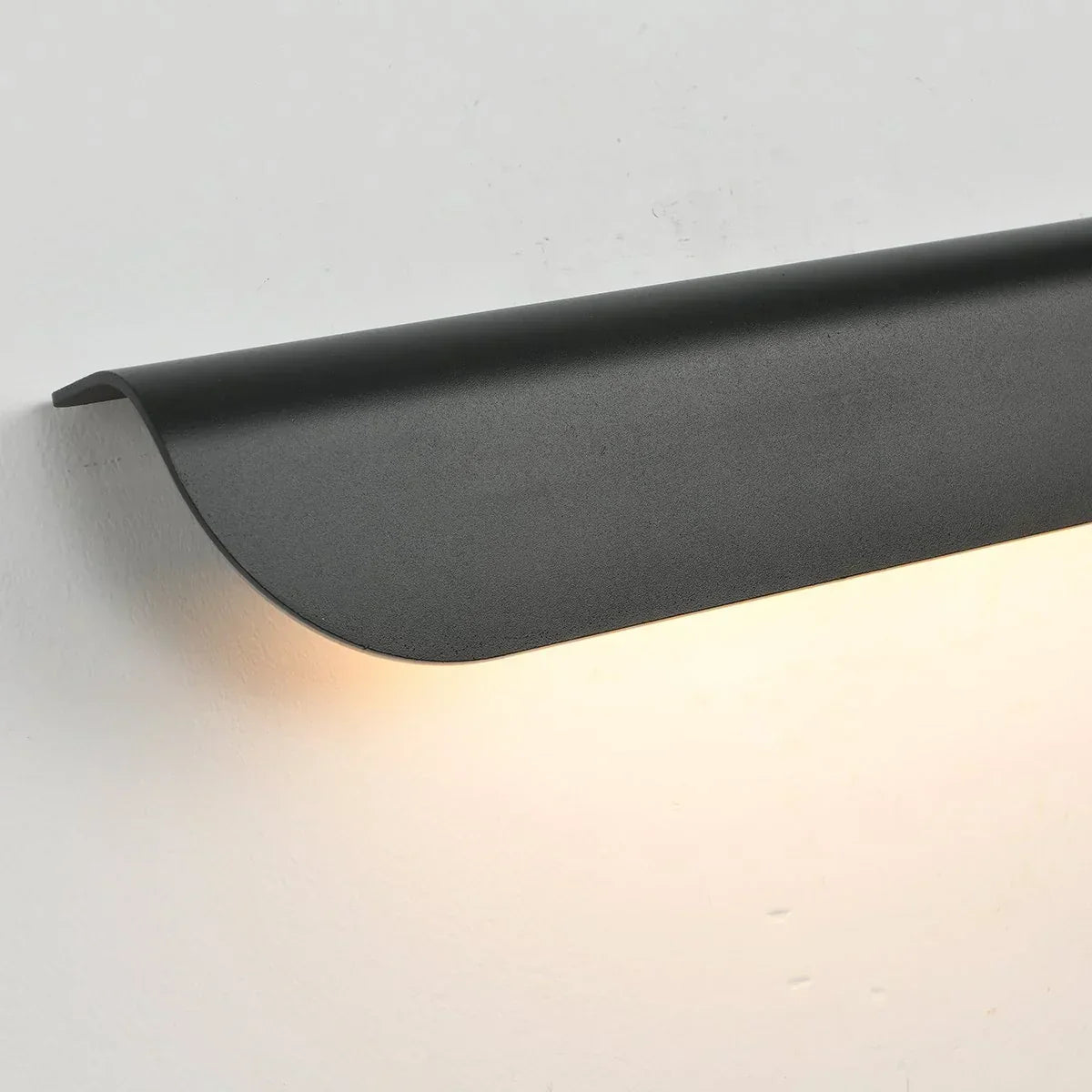 Curled Leaf Outdoor Wall Light | Desfino