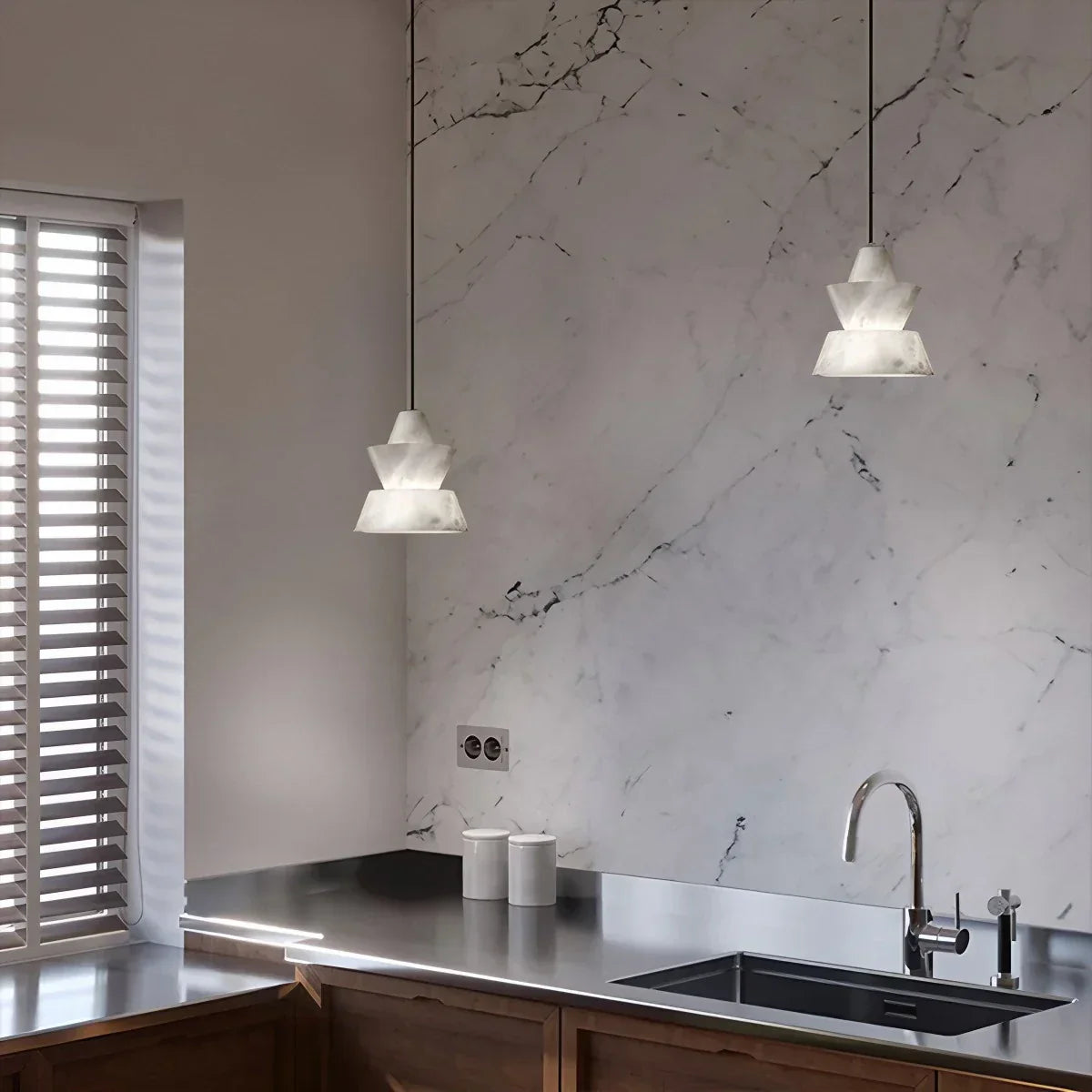 Spanische Pendelleuchte aus Alabaster und Nachttischlampe | Desfino