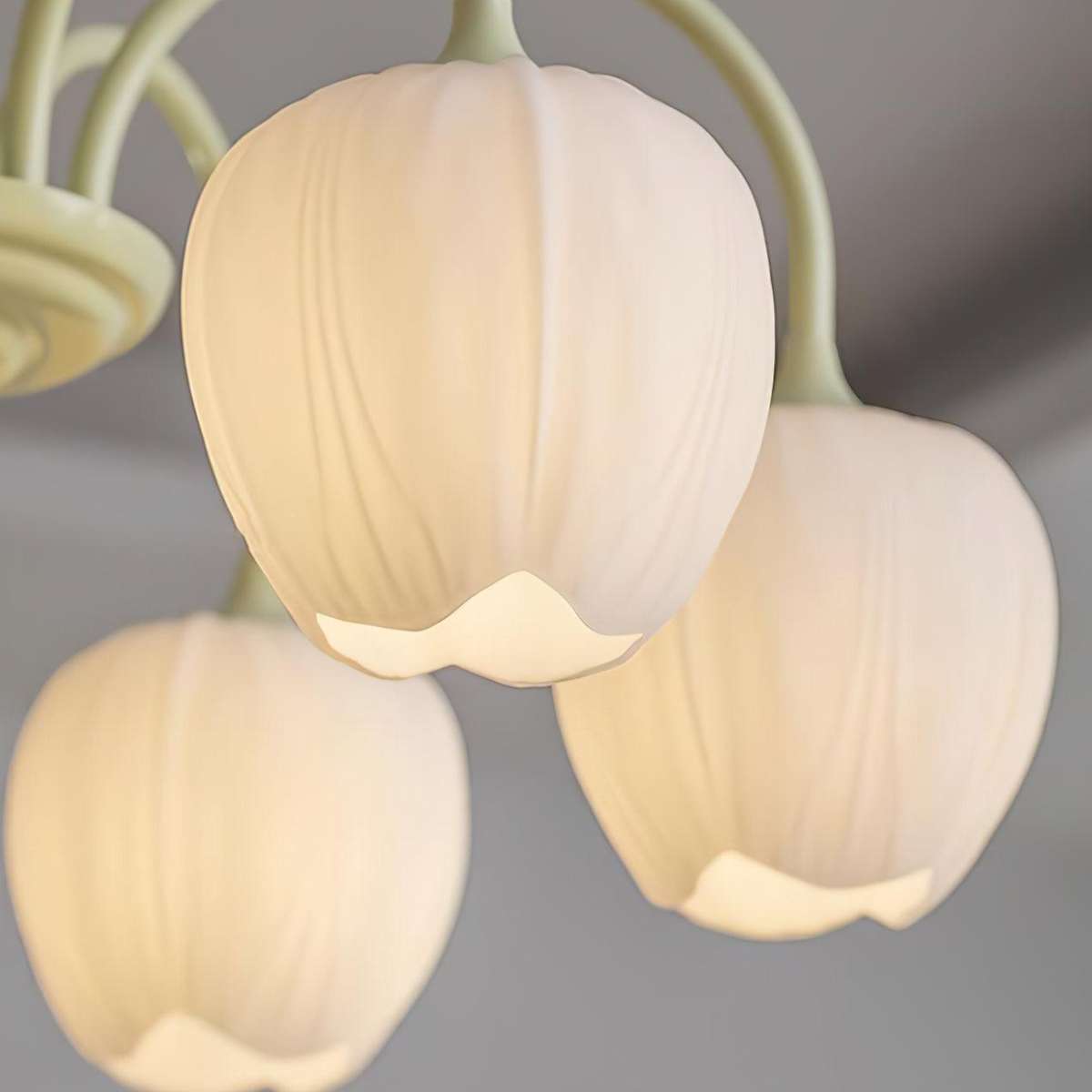 Französischer romantischer Tulpen-Kronleuchter in Matcha-Farbe | Desfino