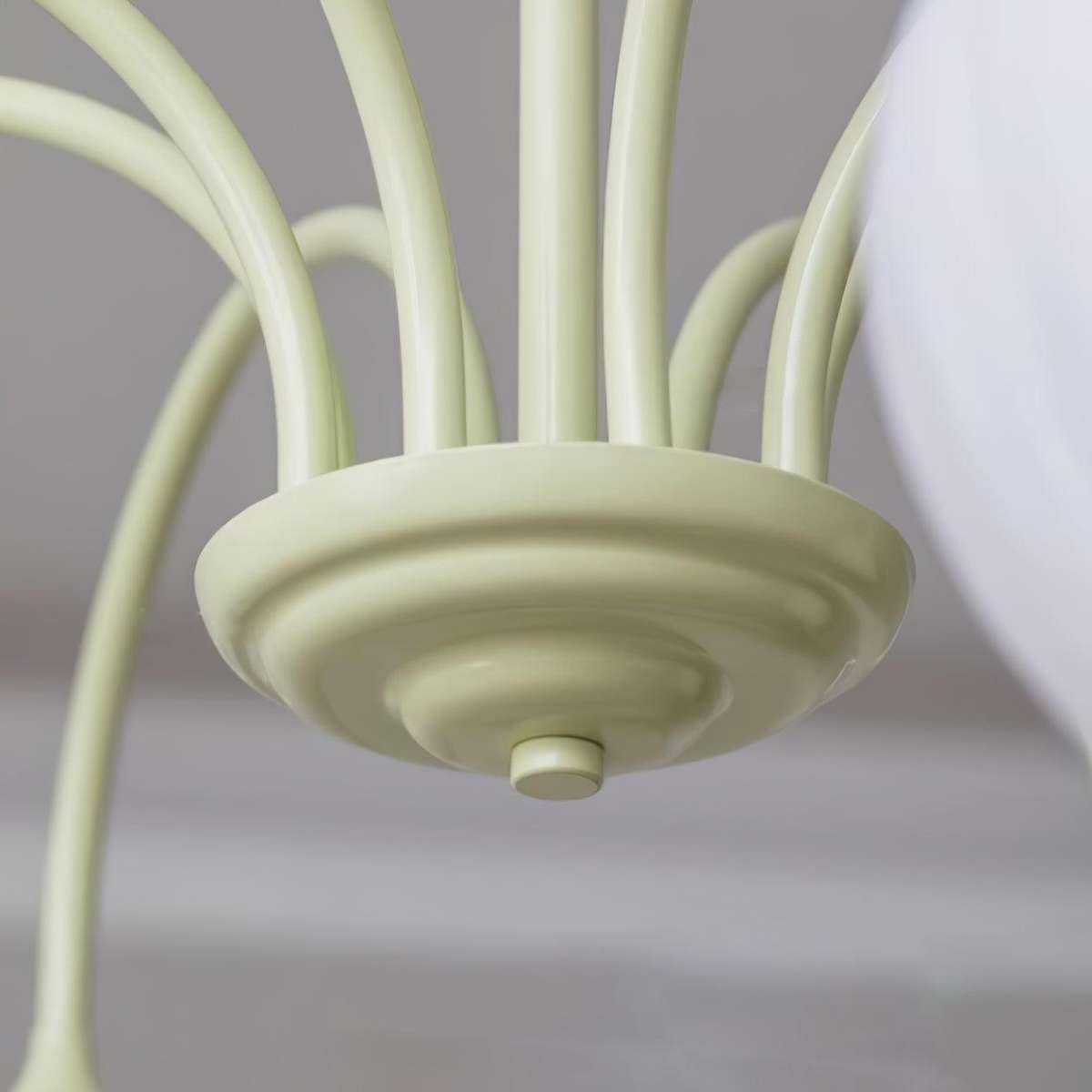Französischer romantischer Tulpen-Kronleuchter in Matcha-Farbe | Desfino