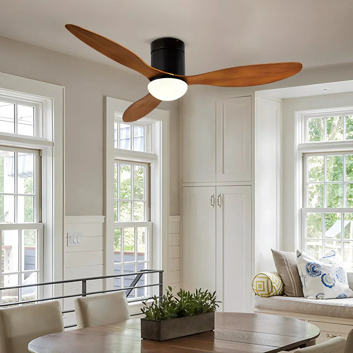 Moderner Deckenventilator mit 3 Flügeln und Licht | Desfino