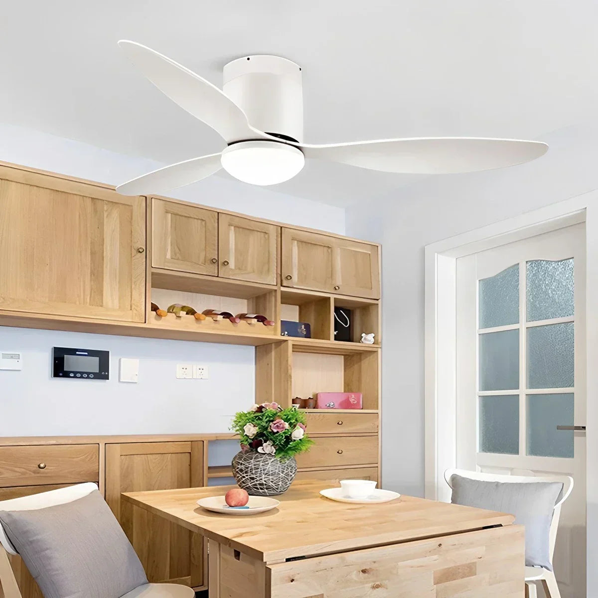 Moderner Deckenventilator mit 3 Flügeln und Licht | Desfino