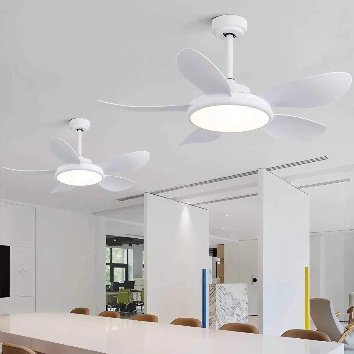 Deckenventilator mit 5 Holzflügeln und Licht fürs Wohnzimmer | Desfino