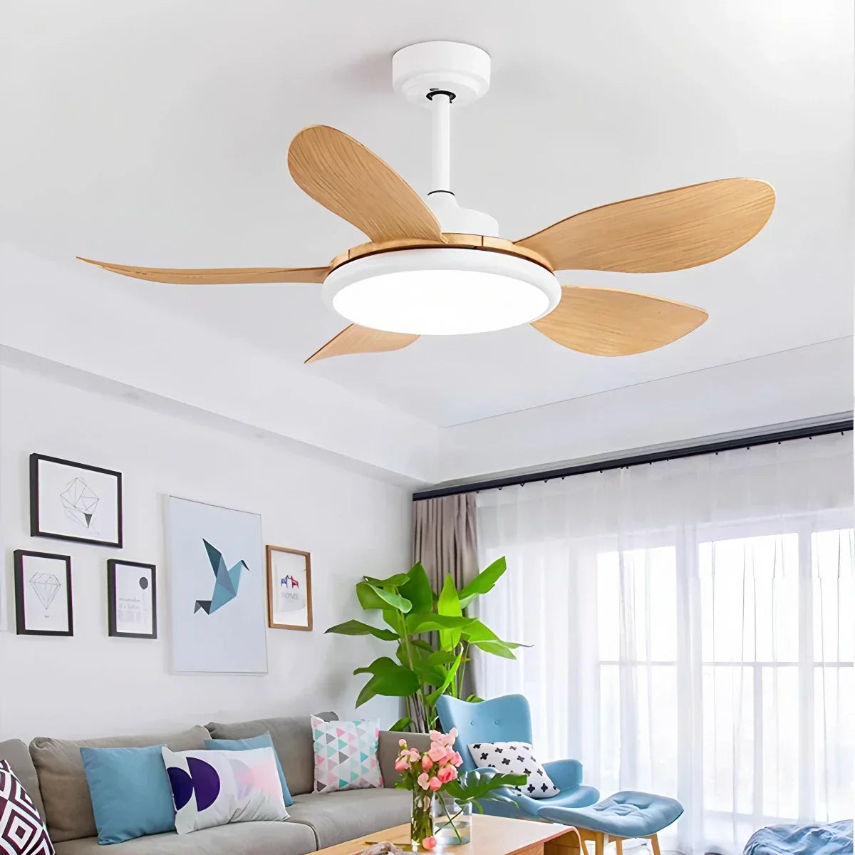 Deckenventilator mit 5 Holzflügeln und Licht fürs Wohnzimmer | Desfino