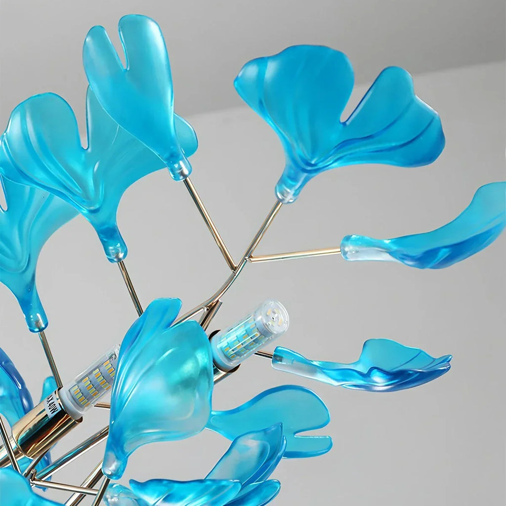 Kronleuchter mit Ginkgoblättern aus Acrylglas für den Essbereich | Desfino
