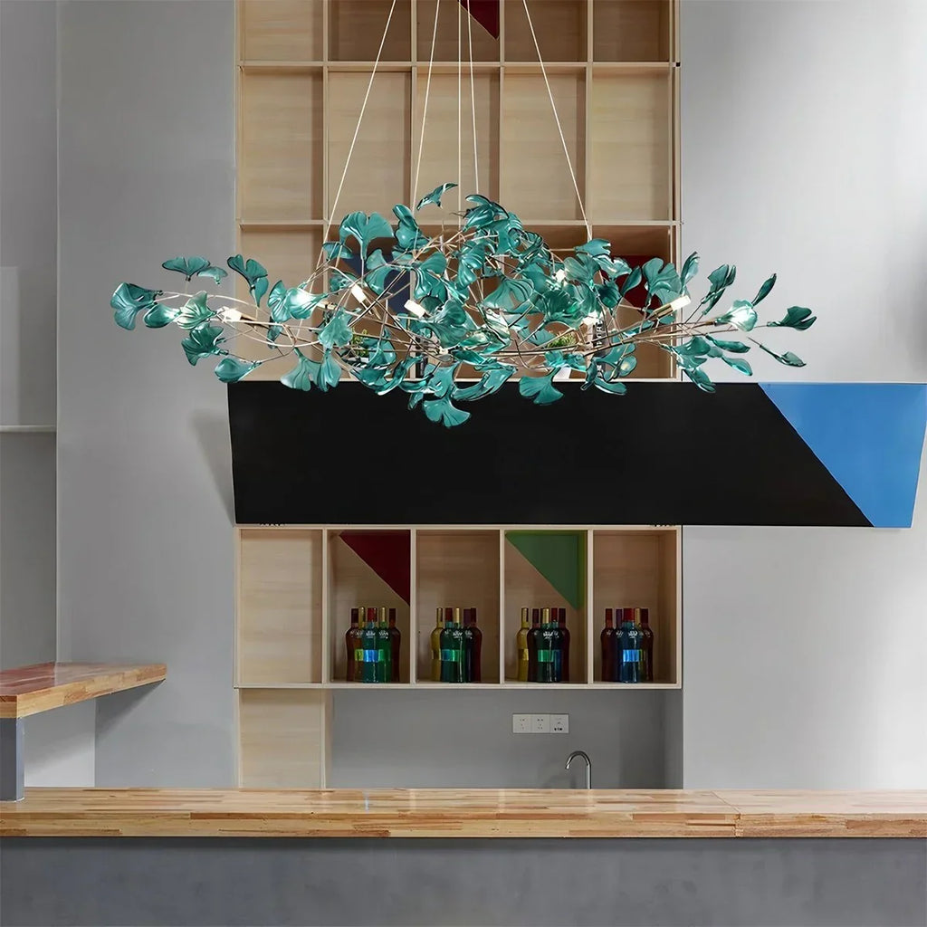Kronleuchter mit Ginkgoblättern aus Acrylglas für den Essbereich | Desfino