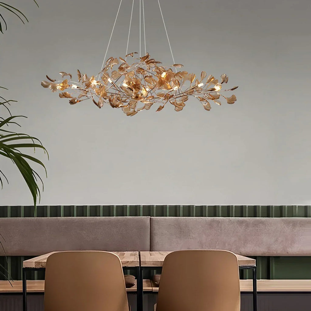 Kronleuchter mit Ginkgoblättern aus Acrylglas für den Essbereich | Desfino