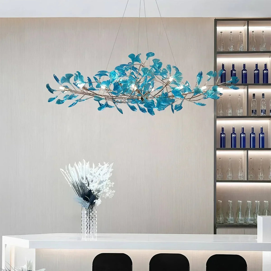 Kronleuchter mit Ginkgoblättern aus Acrylglas für den Essbereich | Desfino