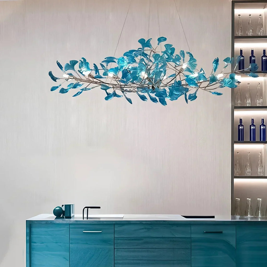 Kronleuchter mit Ginkgoblättern aus Acrylglas für den Essbereich | Desfino