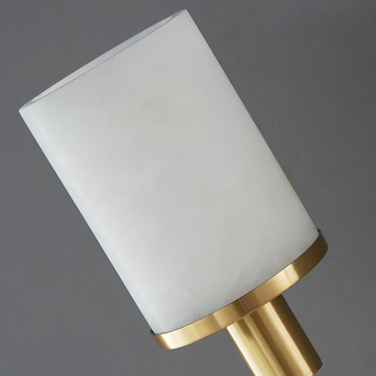 Wandleuchte mit Alabaster-Säulenkerze | Desfino