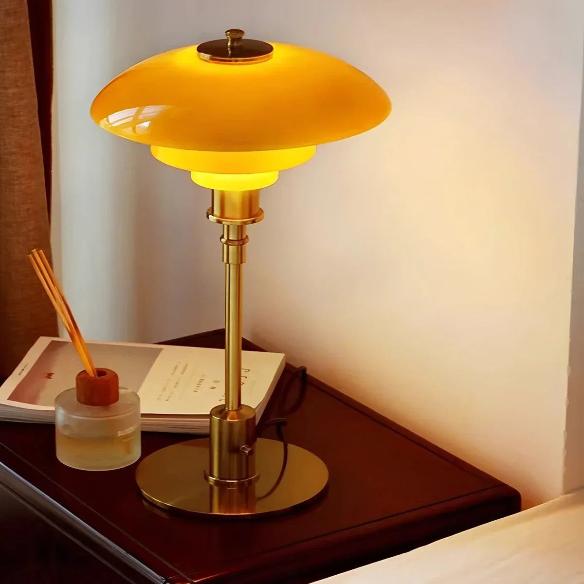 Klassische Lesetischlampe für das Schlafzimmer | Desfino