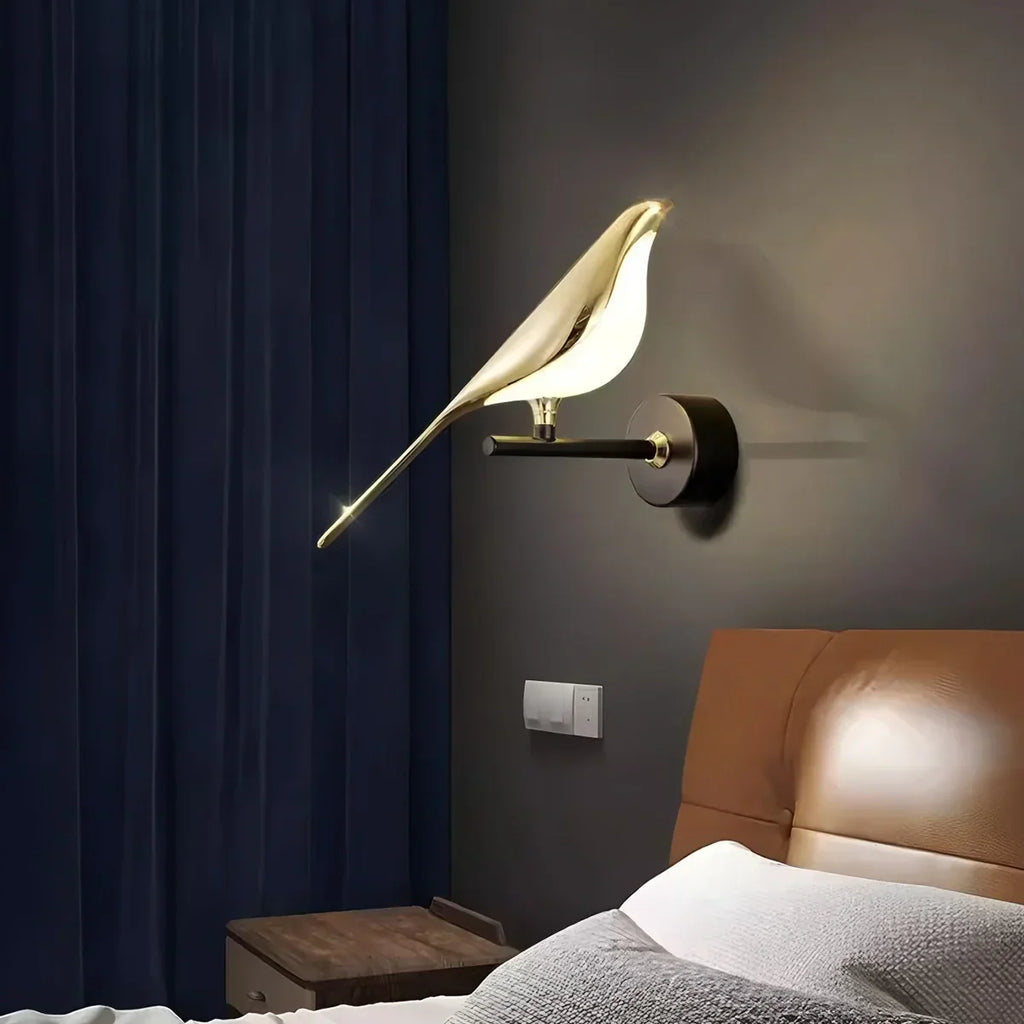 Wandleuchte mit goldenen Vögeln für das Schlafzimmer | Desfino