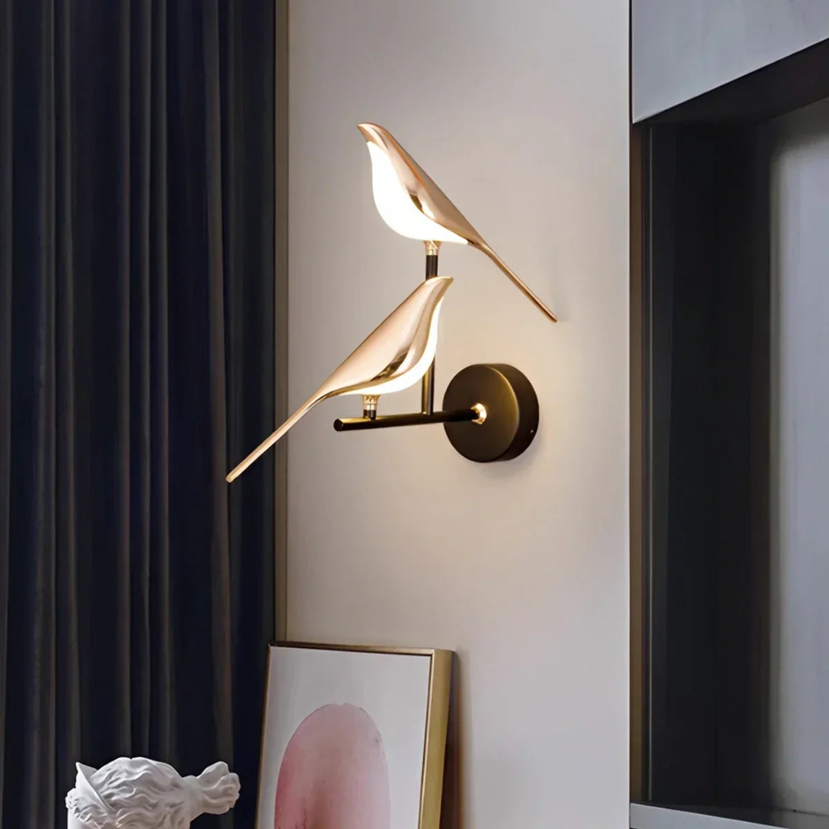 Wandleuchte mit goldenen Vögeln für das Schlafzimmer | Desfino