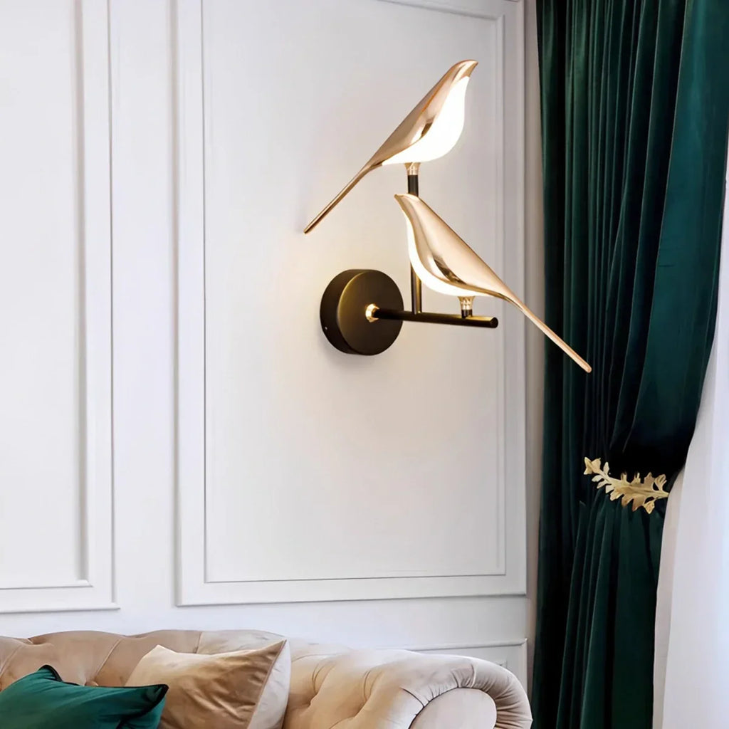 Wandleuchte mit goldenen Vögeln für das Schlafzimmer | Desfino