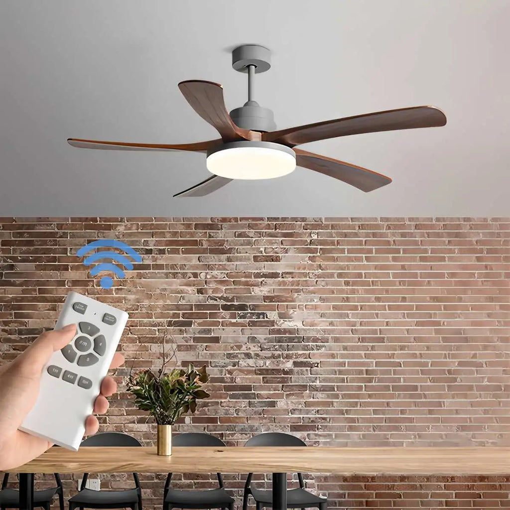 Deckenventilator mit Leuchte „High Wind“ aus Holz | Desfino