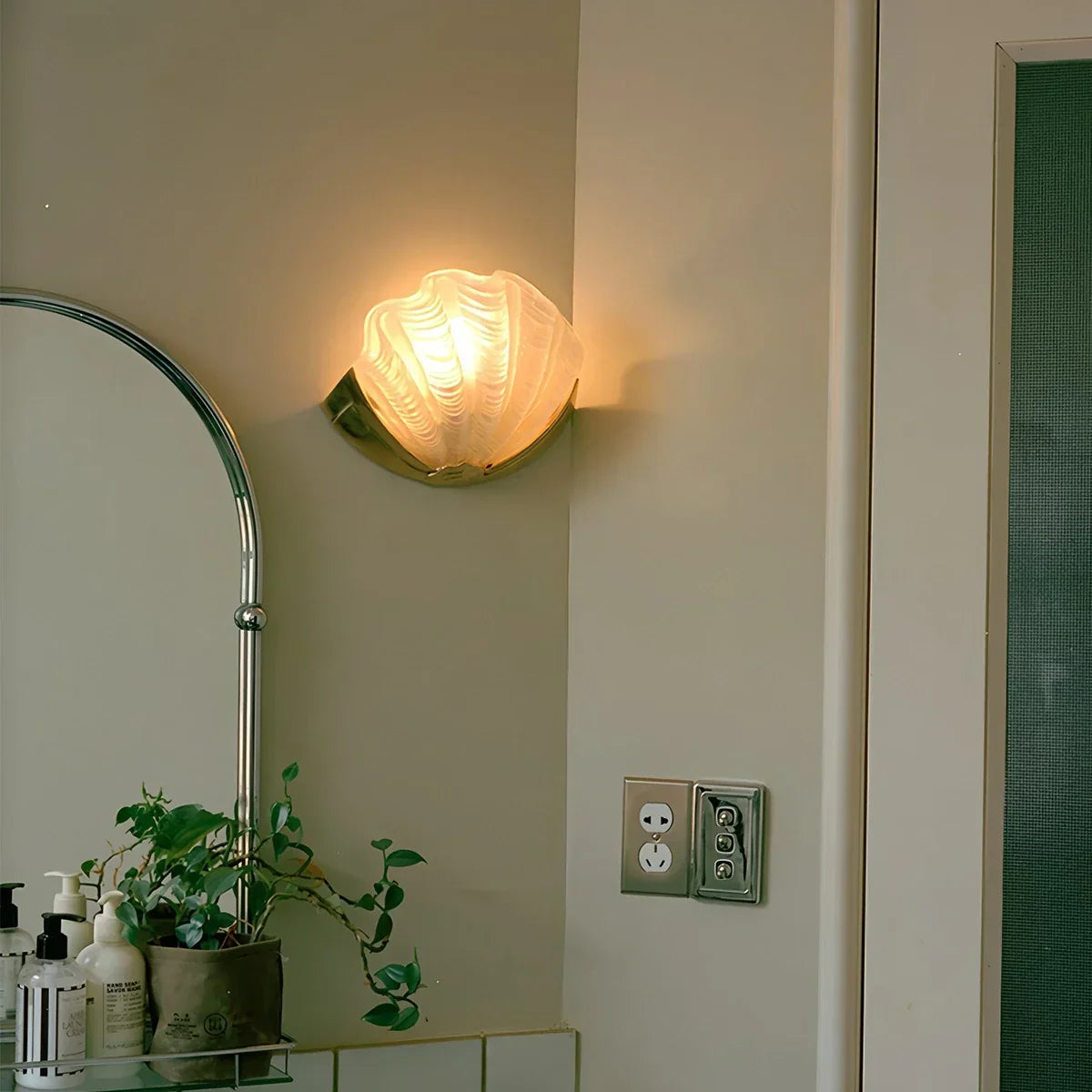 Light Luxury Brass Shell Glass Wall Lamp | Desfino
