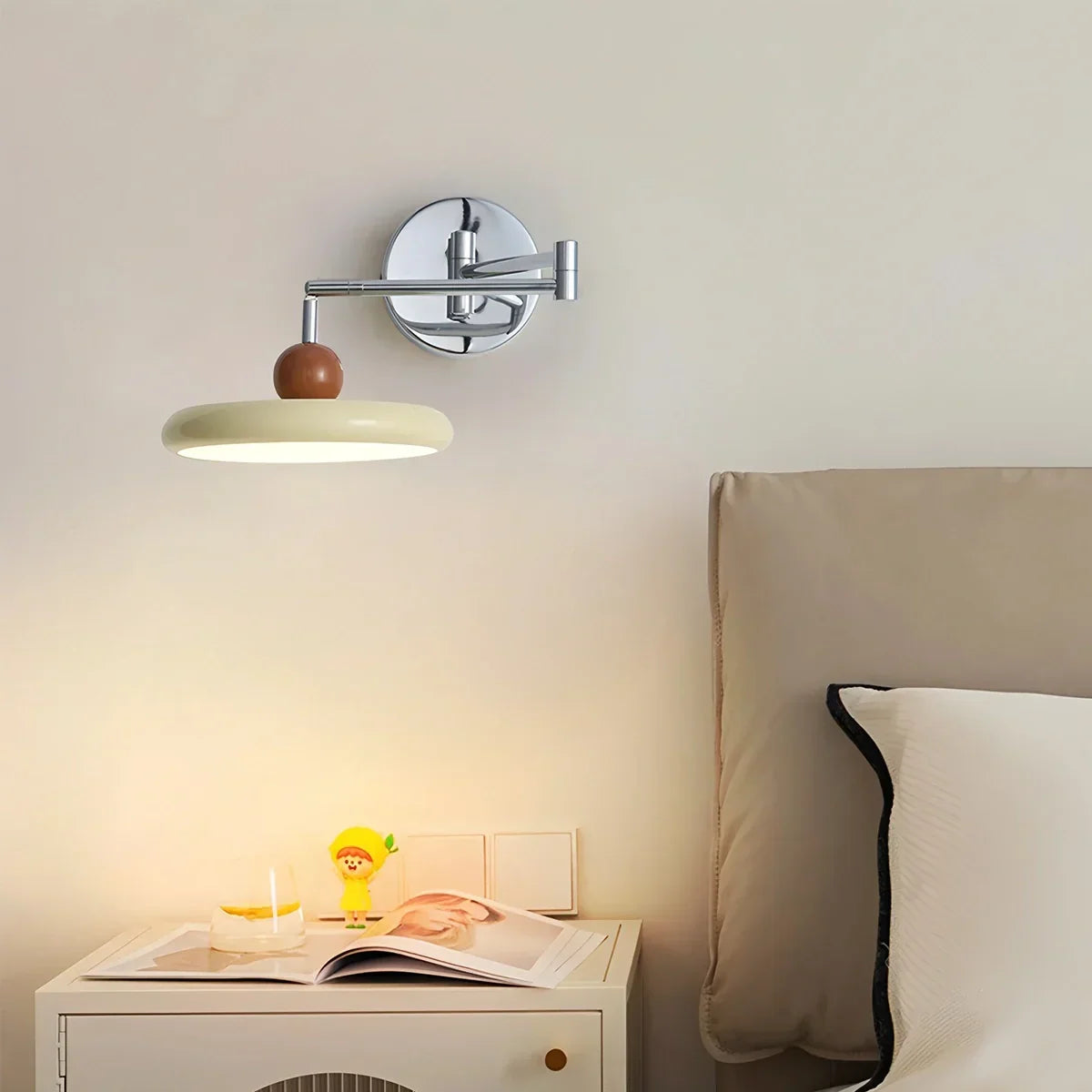 Lola Adjustable Arm Plug-in Wall Lamp | Desfino
