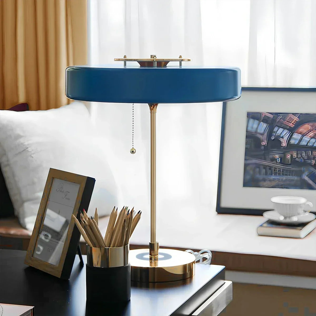 Mid-Century Round Table Lamp with Pull Chain | Desfino