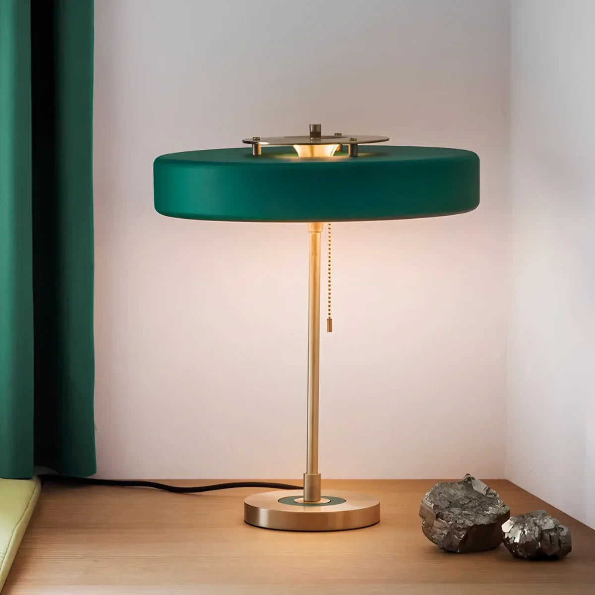 Mid-Century Round Table Lamp with Pull Chain | Desfino
