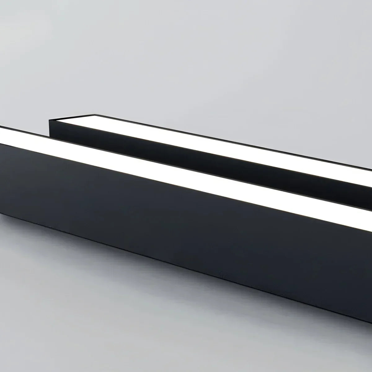 Dimmbare lineare Deckenleuchte im minimalistischen Stil | Desfino