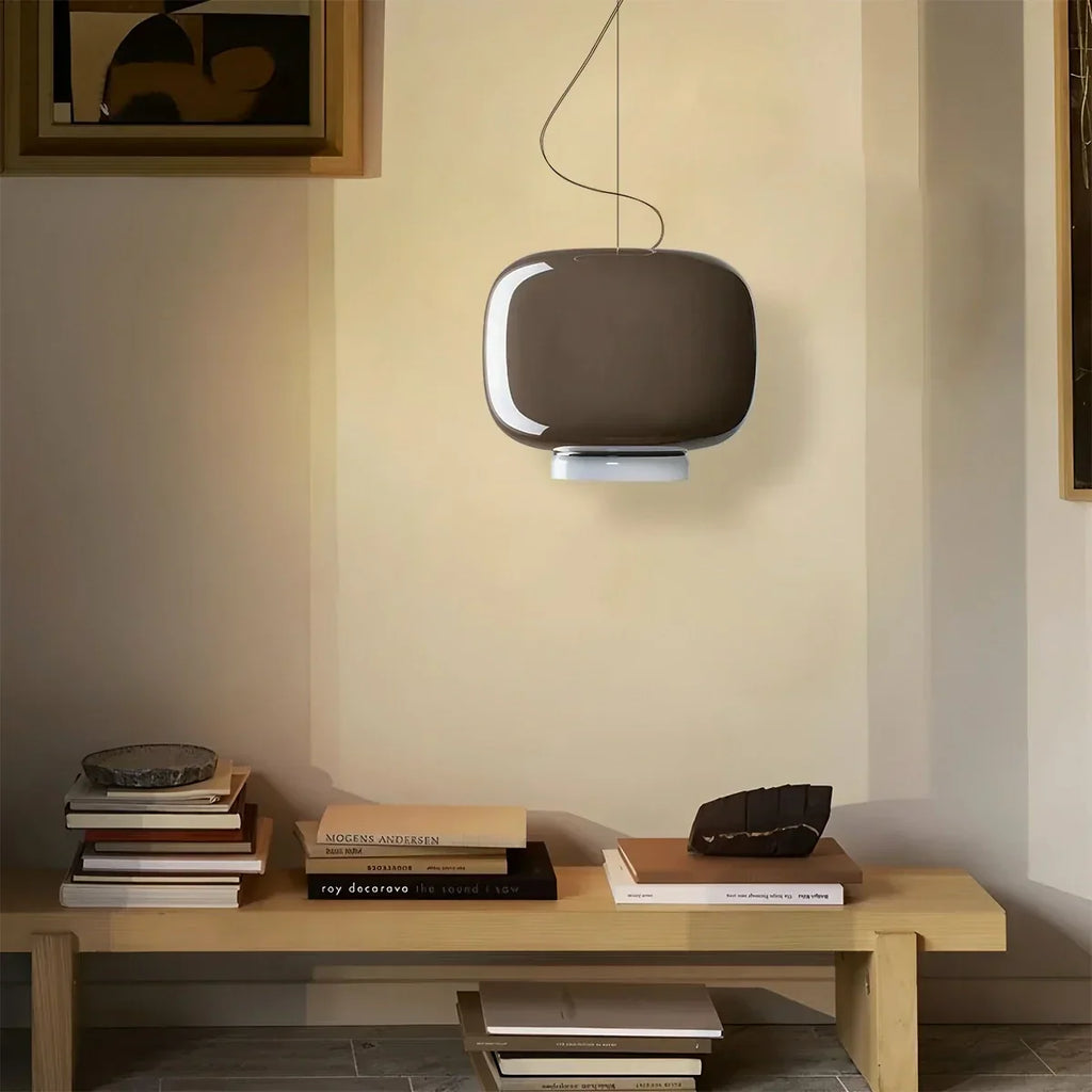 Moderne Pendelleuchte als Laterne aus farbigem Glas | Desfino