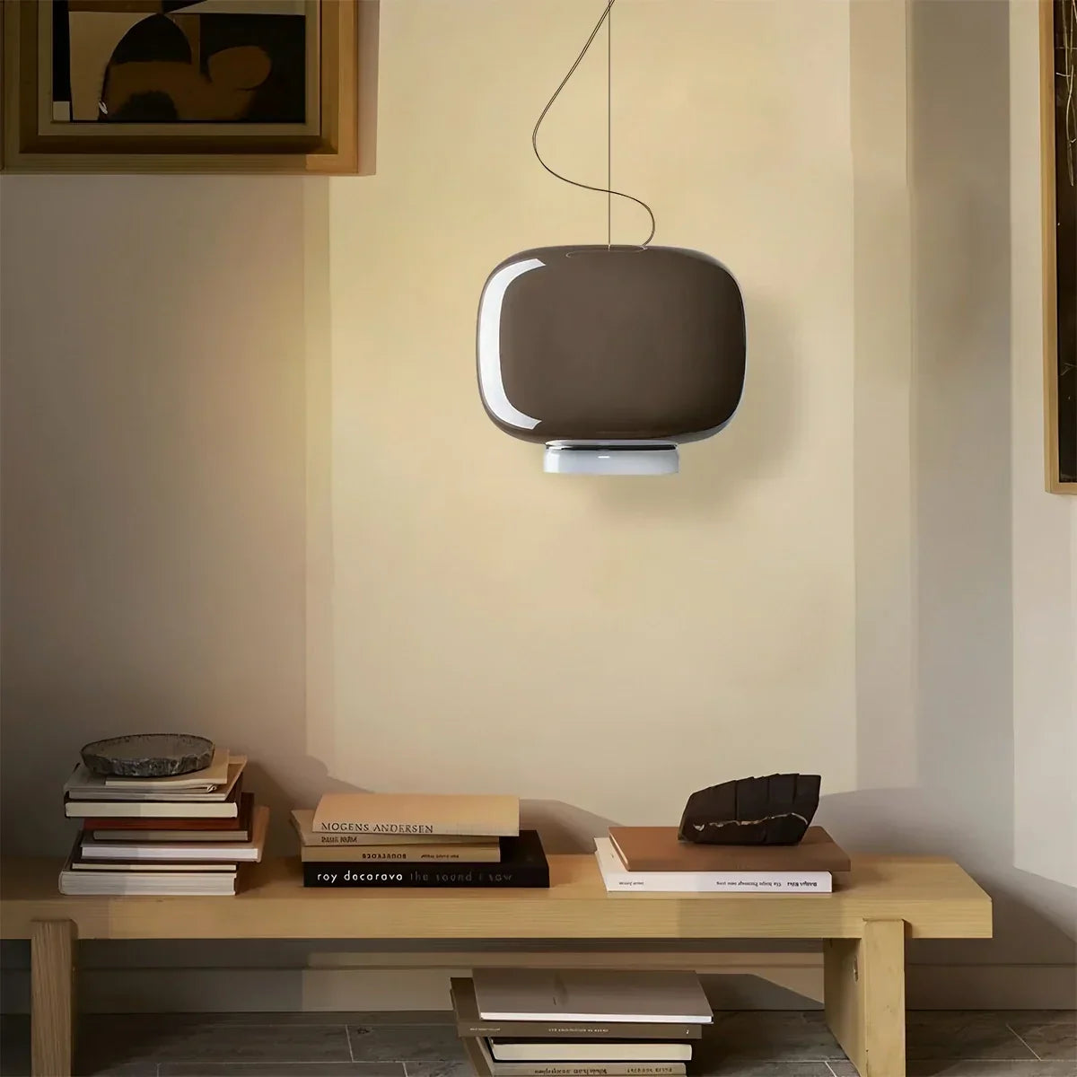 Moderne Pendelleuchte als Laterne aus farbigem Glas | Desfino