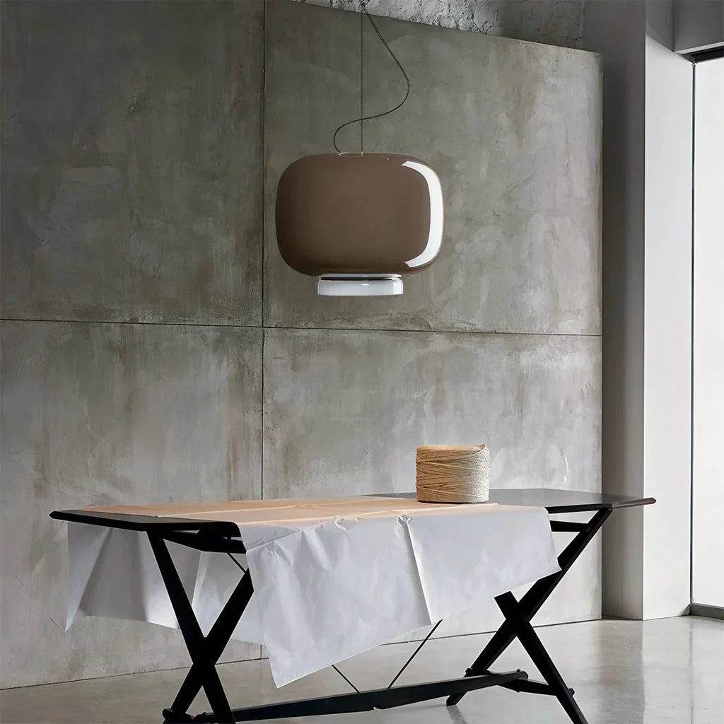 Moderne Pendelleuchte als Laterne aus farbigem Glas | Desfino