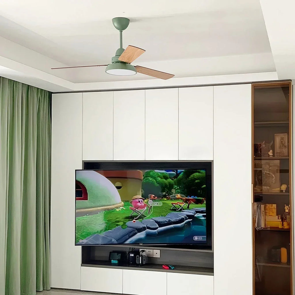 Moderne minimalistische Deckenventilatorleuchte mit drei Blättern | Desfino